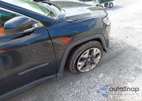 2018 Jeep Compass Limited 4X4 from USA, damaged, VIN 3C4NJDCB4JT334155